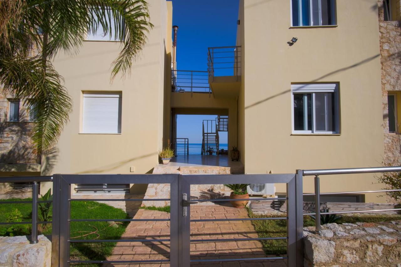 Blue Villas Agia Marina 外观 照片
