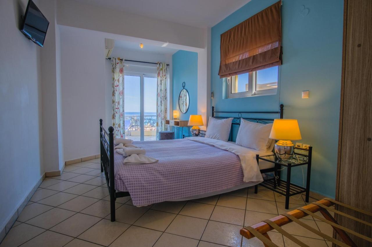 Blue Villas Agia Marina 外观 照片